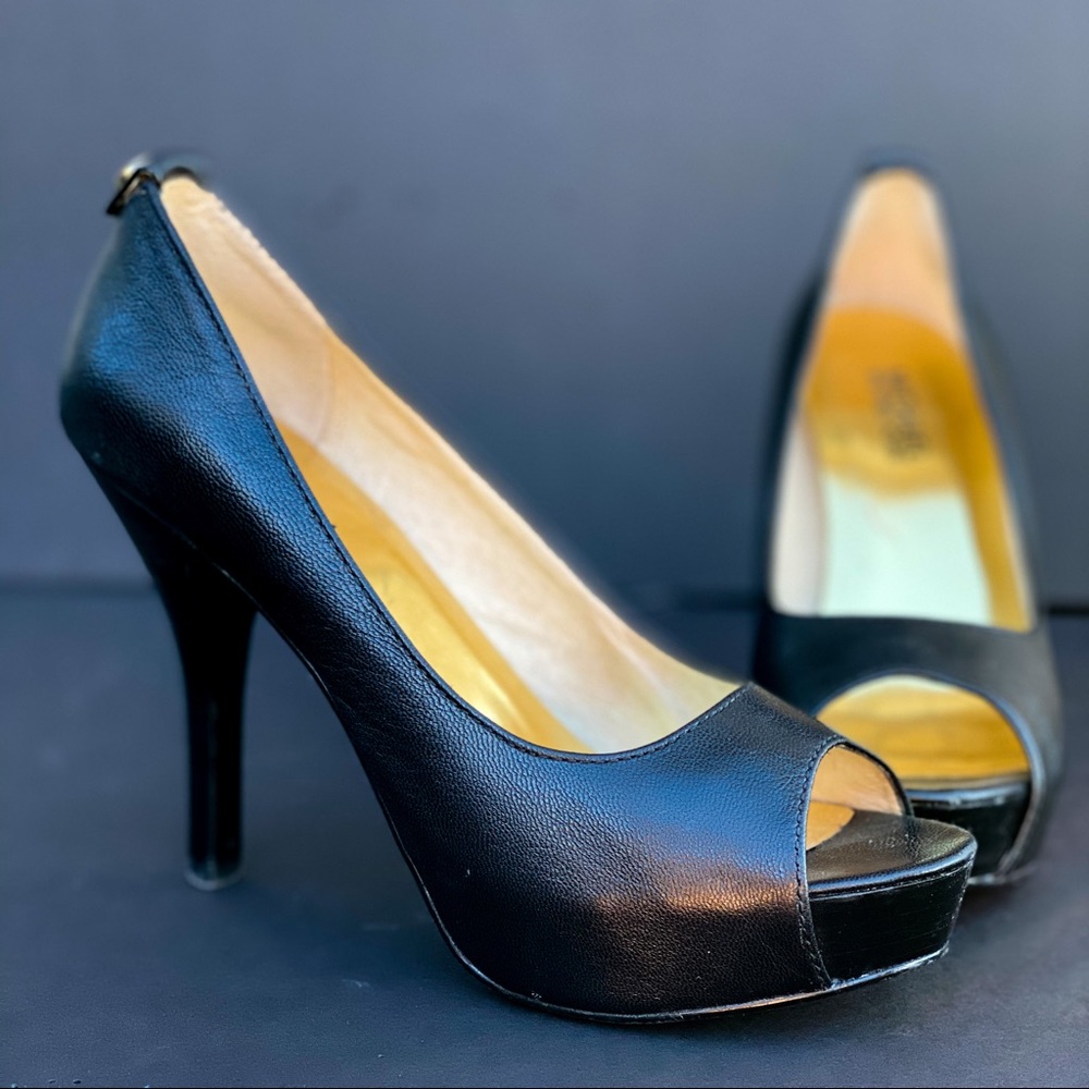 Michael by Michael Kors Leather Pumps